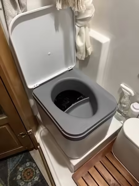 OGO Nomad Waterless Composting Toilet in Motorhome Campervan 3
